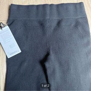 Women’s Lululemon Ribbed Knit High Rise Shirts 8” NWT - M